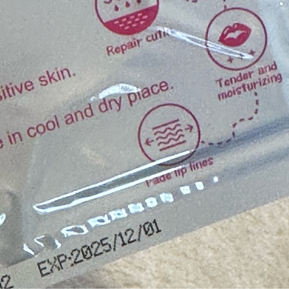 SALE!! Collagen eye mask and lip mask - Picture 13 of 14